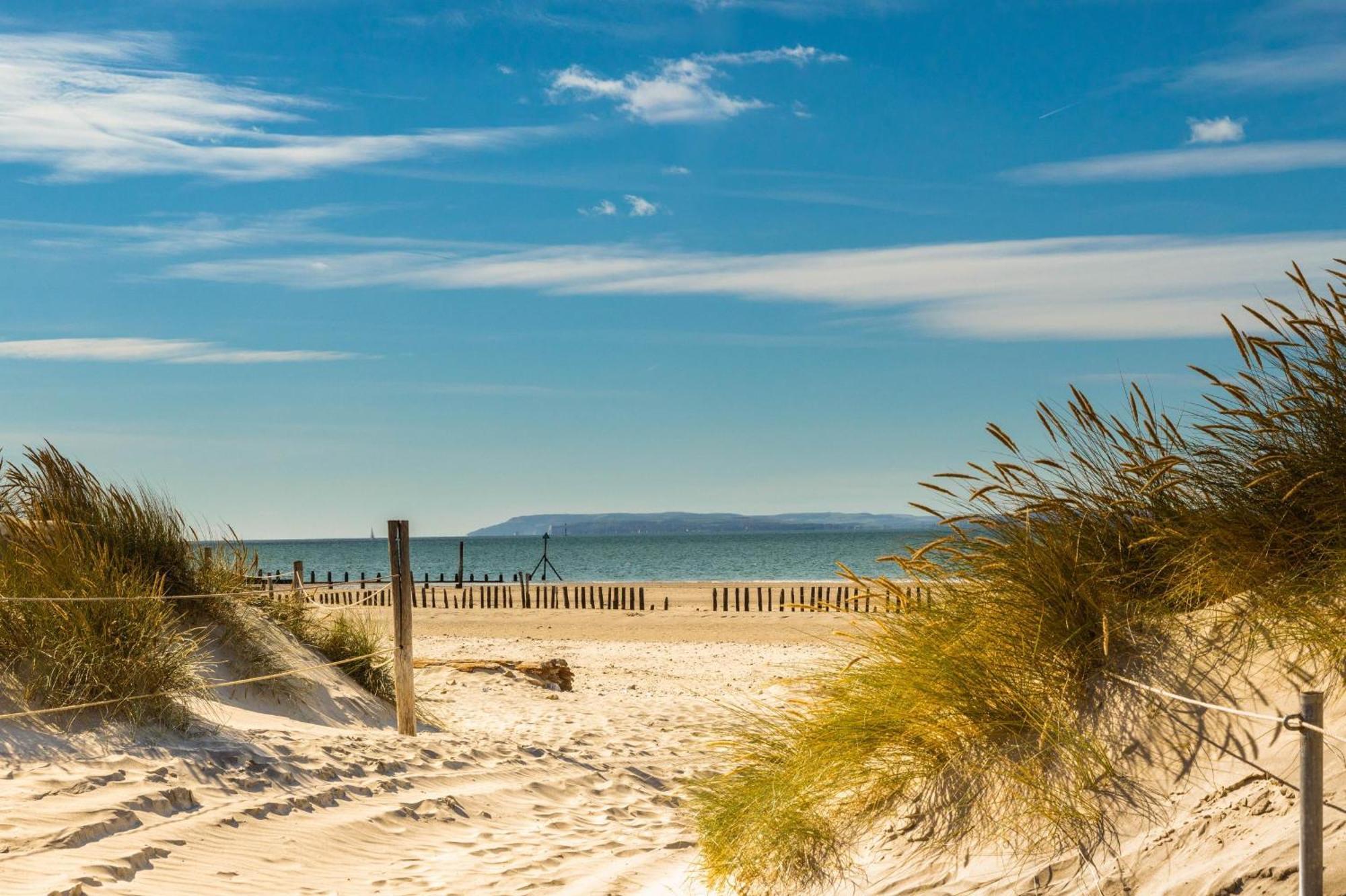 Spacious Home For 8 In Witterings - Walk To Beach East Wittering Εξωτερικό φωτογραφία
