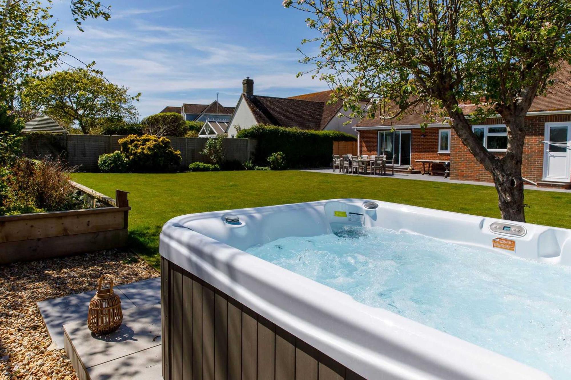 Spacious Home For 8 In Witterings - Walk To Beach East Wittering Εξωτερικό φωτογραφία
